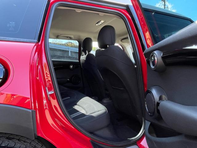 ＭＩＮＩ クーパーＳ　パディ・ホプカーク・エディション　【正規認定中古車】【全国正規ディーラー保証付／２年・走行距離無制限】限定車　弊社下取り車　ワンオーナー車　禁煙車　バックカメラ　前後ＰＤＣ　アンビエントライト　ＡＣＣ　純正前後ドラレコ（28枚目）