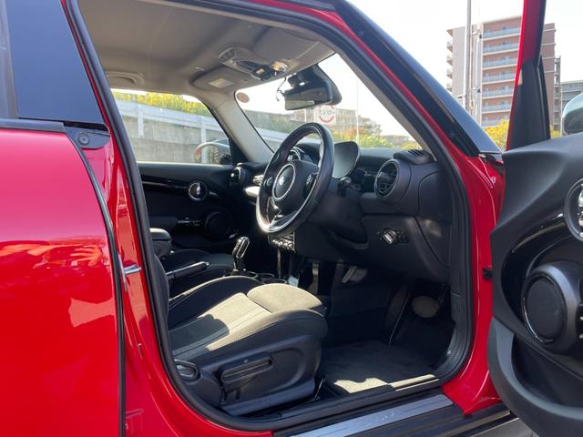 ＭＩＮＩ クーパーＳ　パディ・ホプカーク・エディション　【正規認定中古車】【全国正規ディーラー保証付／２年・走行距離無制限】限定車　弊社下取り車　ワンオーナー車　禁煙車　バックカメラ　前後ＰＤＣ　アンビエントライト　ＡＣＣ　純正前後ドラレコ（35枚目）
