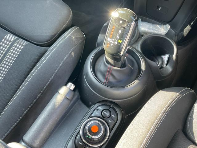 ＭＩＮＩ クーパーＳ　パディ・ホプカーク・エディション　【正規認定中古車】【全国正規ディーラー保証付／２年・走行距離無制限】限定車　弊社下取り車　ワンオーナー車　禁煙車　バックカメラ　前後ＰＤＣ　アンビエントライト　ＡＣＣ　純正前後ドラレコ（51枚目）