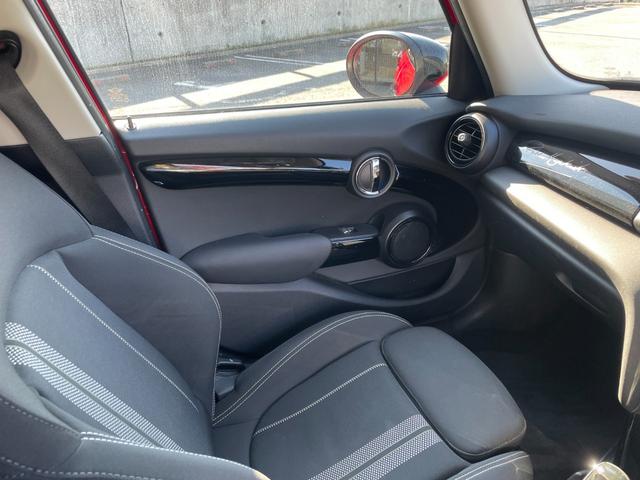 ＭＩＮＩ クーパーＳ　パディ・ホプカーク・エディション　【正規認定中古車】【全国正規ディーラー保証付／２年・走行距離無制限】限定車　弊社下取り車　ワンオーナー車　禁煙車　バックカメラ　前後ＰＤＣ　アンビエントライト　ＡＣＣ　純正前後ドラレコ（53枚目）