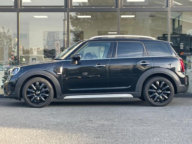ＭＩＮＩ クーパーＤ　クロスオーバー　クラシック・トリム　【正規認定中古車】【全国正規ディーラー保証付／２年・走行距離無制限】弊社下取り　オートトランク　バックカメラ　前後ＰＤＣ　パーキングアシスト　茶革シートカバー　シートヒーター（10枚目）