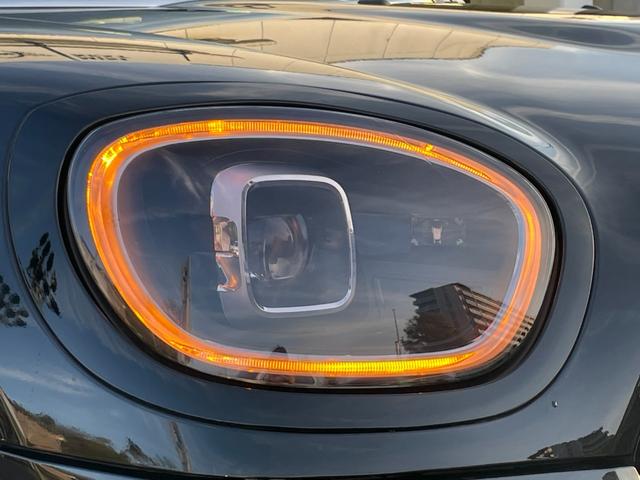 ＭＩＮＩ クーパーＤ　クロスオーバー　クラシック・トリム　【正規認定中古車】【全国正規ディーラー保証付／２年・走行距離無制限】弊社下取り　オートトランク　バックカメラ　前後ＰＤＣ　パーキングアシスト　茶革シートカバー　シートヒーター（18枚目）