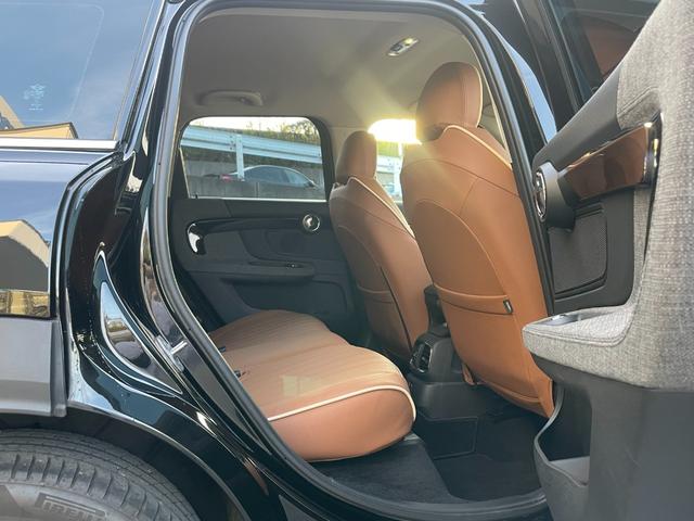 ＭＩＮＩ クーパーＤ　クロスオーバー　クラシック・トリム　【正規認定中古車】【全国正規ディーラー保証付／２年・走行距離無制限】弊社下取り　オートトランク　バックカメラ　前後ＰＤＣ　パーキングアシスト　茶革シートカバー　シートヒーター（31枚目）