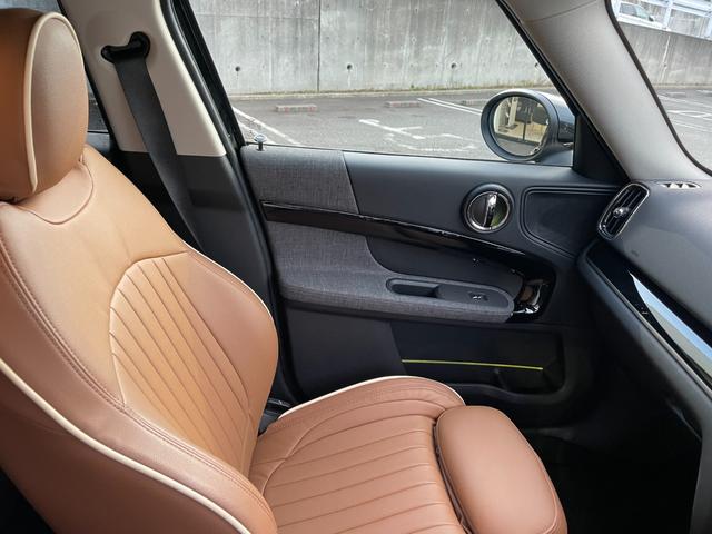 ＭＩＮＩ クーパーＤ　クロスオーバー　クラシック・トリム　【正規認定中古車】【全国正規ディーラー保証付／２年・走行距離無制限】弊社下取り　オートトランク　バックカメラ　前後ＰＤＣ　パーキングアシスト　茶革シートカバー　シートヒーター（57枚目）