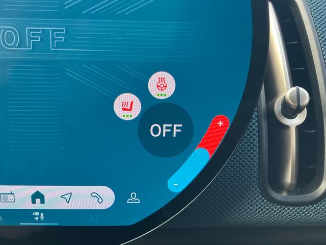 ＭＩＮＩ カントリーマンＤ　フェイバリット・トリム　【正規認定中古車】【全国正規ディーラー保証付／２年・走行距離無制限】ｈａｒｍａｎ／ｋａｒｄｏｎ　ブルーレザーシート　シートヒーター　シートマッサージ　全方位ＰＤＣ　トップビュー　ステアリングヒーター（5枚目）