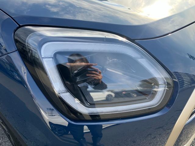 ＭＩＮＩ カントリーマンＤ　フェイバリット・トリム　【正規認定中古車】【全国正規ディーラー保証付／２年・走行距離無制限】ｈａｒｍａｎ／ｋａｒｄｏｎ　ブルーレザーシート　シートヒーター　シートマッサージ　全方位ＰＤＣ　トップビュー　ステアリングヒーター（16枚目）