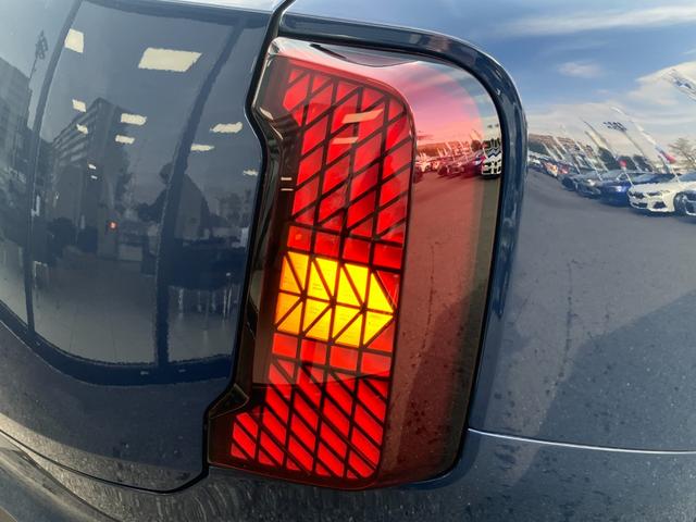 ＭＩＮＩ カントリーマンＤ　フェイバリット・トリム　【正規認定中古車】【全国正規ディーラー保証付／２年・走行距離無制限】ｈａｒｍａｎ／ｋａｒｄｏｎ　ブルーレザーシート　シートヒーター　シートマッサージ　全方位ＰＤＣ　トップビュー　ステアリングヒーター（20枚目）