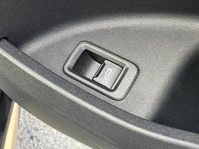 ＭＩＮＩ カントリーマンＤ　フェイバリット・トリム　【正規認定中古車】【全国正規ディーラー保証付／２年・走行距離無制限】ｈａｒｍａｎ／ｋａｒｄｏｎ　ブルーレザーシート　シートヒーター　シートマッサージ　全方位ＰＤＣ　トップビュー　ステアリングヒーター（27枚目）