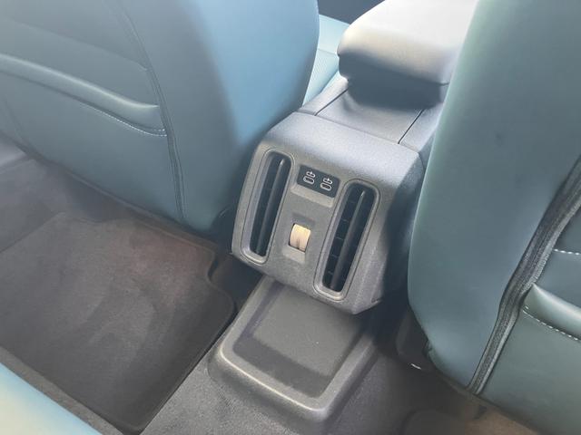 ＭＩＮＩ カントリーマンＤ　フェイバリット・トリム　【正規認定中古車】【全国正規ディーラー保証付／２年・走行距離無制限】ｈａｒｍａｎ／ｋａｒｄｏｎ　ブルーレザーシート　シートヒーター　シートマッサージ　全方位ＰＤＣ　トップビュー　ステアリングヒーター（33枚目）