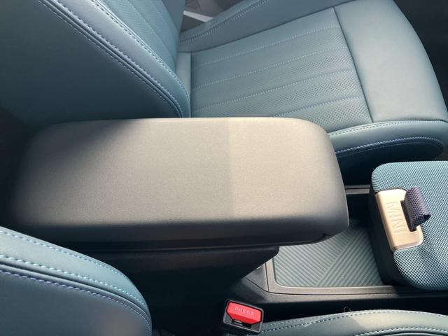 ＭＩＮＩ カントリーマンＤ　フェイバリット・トリム　【正規認定中古車】【全国正規ディーラー保証付／２年・走行距離無制限】ｈａｒｍａｎ／ｋａｒｄｏｎ　ブルーレザーシート　シートヒーター　シートマッサージ　全方位ＰＤＣ　トップビュー　ステアリングヒーター（44枚目）