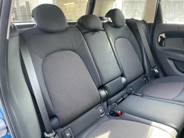 ＭＩＮＩ クーパーＤ　クロスオーバー　オール４　【正規認定中古車】【全国正規ディーラー保証付／２年・走行距離無制限】弊社下取り　バックカメラ　前後ＰＤＣ　シートヒーター　オートトランク　アンビエントライト　パーキングアシスト　社外前後ドラレコ（4枚目）