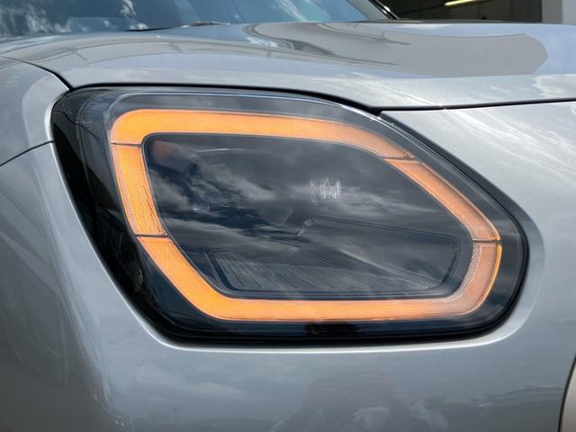 MINI カントリーマンC フェイバリット・トリム 弊社デモンストレーションカー ブルーレザーシート 禁煙車 ヘッドアップディスプレイ トップビューカメラ アクティブクルーズコントロール オートトランク 18インチアロイホイール パーキングアシスト(23枚目)