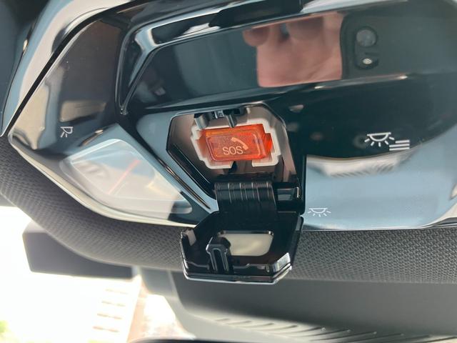 MINI カントリーマンC フェイバリット・トリム 弊社デモンストレーションカー ブルーレザーシート 禁煙車 ヘッドアップディスプレイ トップビューカメラ アクティブクルーズコントロール オートトランク 18インチアロイホイール パーキングアシスト(44枚目)