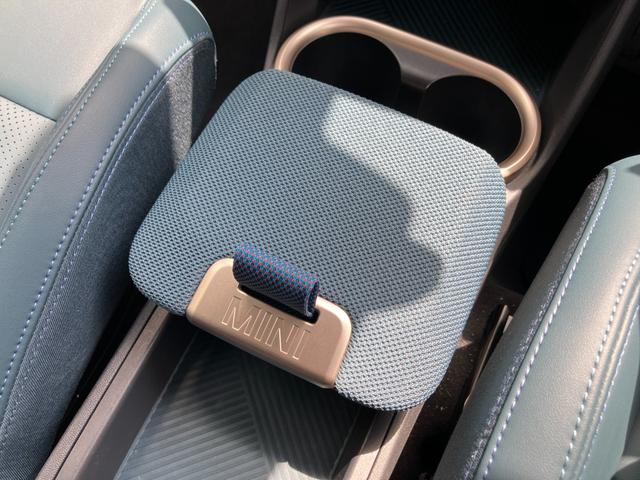MINI カントリーマンC フェイバリット・トリム 弊社デモンストレーションカー ブルーレザーシート 禁煙車 ヘッドアップディスプレイ トップビューカメラ アクティブクルーズコントロール オートトランク 18インチアロイホイール パーキングアシスト(58枚目)