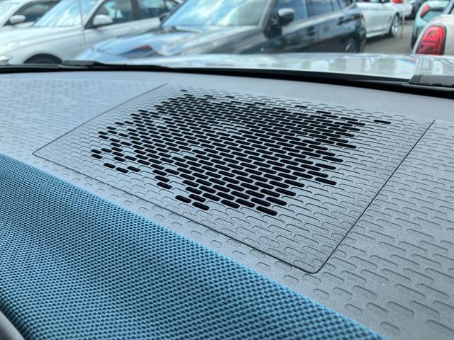 MINI カントリーマンC フェイバリット・トリム 弊社デモンストレーションカー ブルーレザーシート 禁煙車 ヘッドアップディスプレイ トップビューカメラ アクティブクルーズコントロール オートトランク 18インチアロイホイール パーキングアシスト(61枚目)