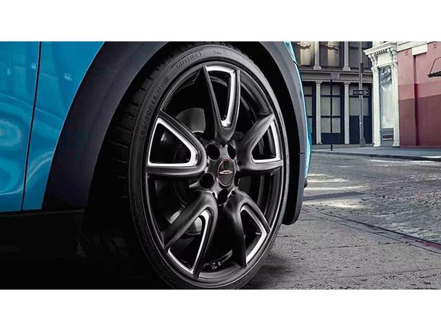 MINI カントリーマンC フェイバリット・トリム 弊社デモンストレーションカー ブルーレザーシート 禁煙車 ヘッドアップディスプレイ トップビューカメラ アクティブクルーズコントロール オートトランク 18インチアロイホイール パーキングアシスト(69枚目)