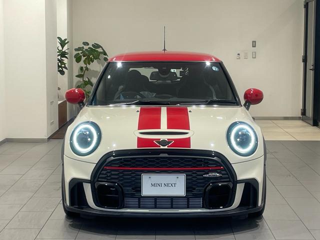 ＭＩＮＩ ジョンクーパーワークス　ジョンクーパーワークストリム　【正規認定中古車】【全国正規ディーラー保証付／２年・走行距離無制限ＪＣＷトリム　禁煙車　グループ会社下取　ヘッドアップディスプレイ　１オーナー　　シートヒーター　パドルシフト　ＡｐｐｌｅＣａｒＰｌａｙ（7枚目）