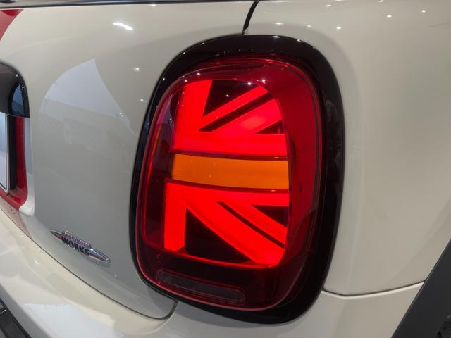 ＭＩＮＩ ジョンクーパーワークス　ジョンクーパーワークストリム　【正規認定中古車】【全国正規ディーラー保証付／２年・走行距離無制限ＪＣＷトリム　禁煙車　グループ会社下取　ヘッドアップディスプレイ　１オーナー　　シートヒーター　パドルシフト　ＡｐｐｌｅＣａｒＰｌａｙ（14枚目）