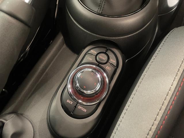 ＭＩＮＩ ジョンクーパーワークス　ジョンクーパーワークストリム　【正規認定中古車】【全国正規ディーラー保証付／２年・走行距離無制限ＪＣＷトリム　禁煙車　グループ会社下取　ヘッドアップディスプレイ　１オーナー　　シートヒーター　パドルシフト　ＡｐｐｌｅＣａｒＰｌａｙ（30枚目）