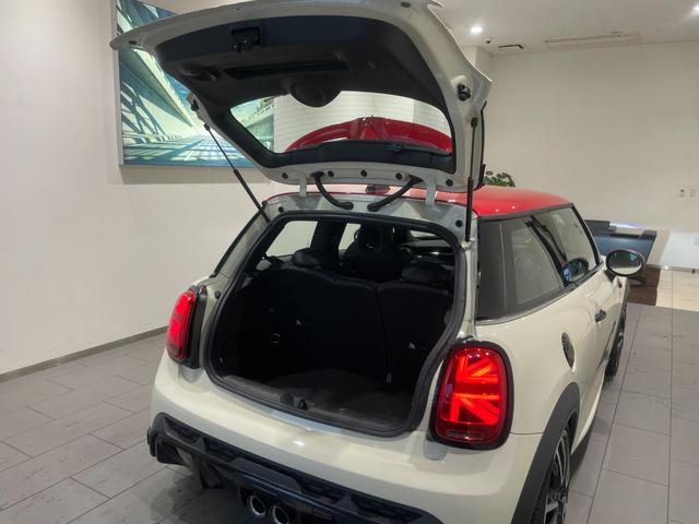 ＭＩＮＩ ジョンクーパーワークス　ジョンクーパーワークストリム　【正規認定中古車】【全国正規ディーラー保証付／２年・走行距離無制限ＪＣＷトリム　禁煙車　グループ会社下取　ヘッドアップディスプレイ　１オーナー　　シートヒーター　パドルシフト　ＡｐｐｌｅＣａｒＰｌａｙ（48枚目）