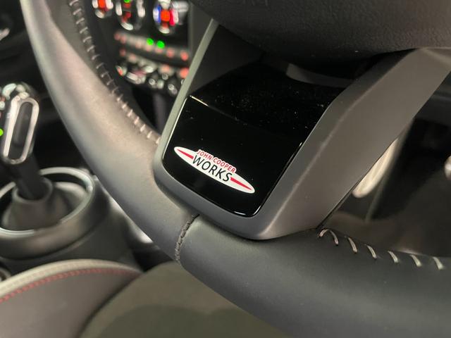 ＭＩＮＩ ジョンクーパーワークス　ジョンクーパーワークストリム　【正規認定中古車】【全国正規ディーラー保証付／２年・走行距離無制限ＪＣＷトリム　禁煙車　グループ会社下取　ヘッドアップディスプレイ　１オーナー　　シートヒーター　パドルシフト　ＡｐｐｌｅＣａｒＰｌａｙ（53枚目）