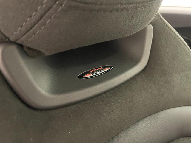 ＭＩＮＩ ジョンクーパーワークス　ジョンクーパーワークストリム　【正規認定中古車】【全国正規ディーラー保証付／２年・走行距離無制限ＪＣＷトリム　禁煙車　グループ会社下取　ヘッドアップディスプレイ　１オーナー　　シートヒーター　パドルシフト　ＡｐｐｌｅＣａｒＰｌａｙ（54枚目）