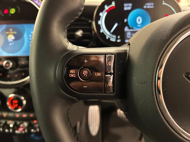 ＭＩＮＩ クーパーＤ　クラシック・トリム　【正規認定中古車】【全国正規ディーラー保証付／２年・走行距離無制限】ＡｐｐｌｅＣａｒＰｌａｙ　バックカメラ　ハーフレザーシート　センターアームレスト　アクティブクルーズコントロールアンビエントライト（18枚目）