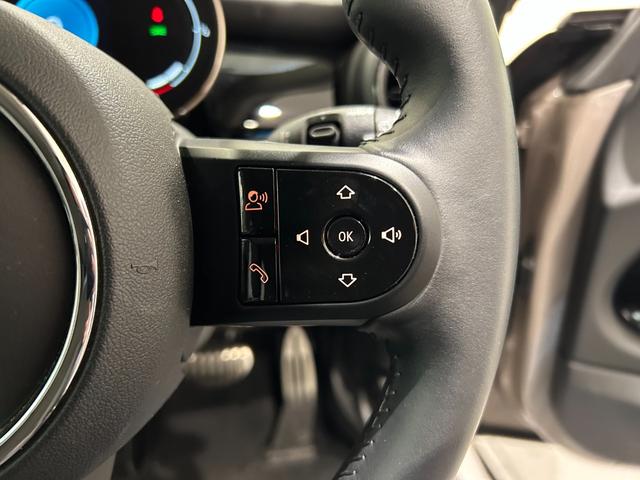 ＭＩＮＩ クーパーＤ　クラシック・トリム　【正規認定中古車】【全国正規ディーラー保証付／２年・走行距離無制限】ＡｐｐｌｅＣａｒＰｌａｙ　バックカメラ　ハーフレザーシート　センターアームレスト　アクティブクルーズコントロールアンビエントライト（19枚目）