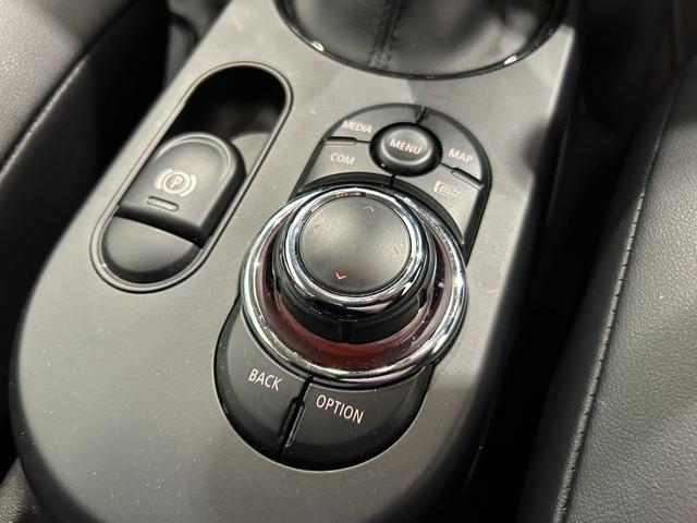 ＭＩＮＩ クーパーＤ　クラシック・トリム　【正規認定中古車】【全国正規ディーラー保証付／２年・走行距離無制限】ＡｐｐｌｅＣａｒＰｌａｙ　バックカメラ　ハーフレザーシート　センターアームレスト　アクティブクルーズコントロールアンビエントライト（28枚目）
