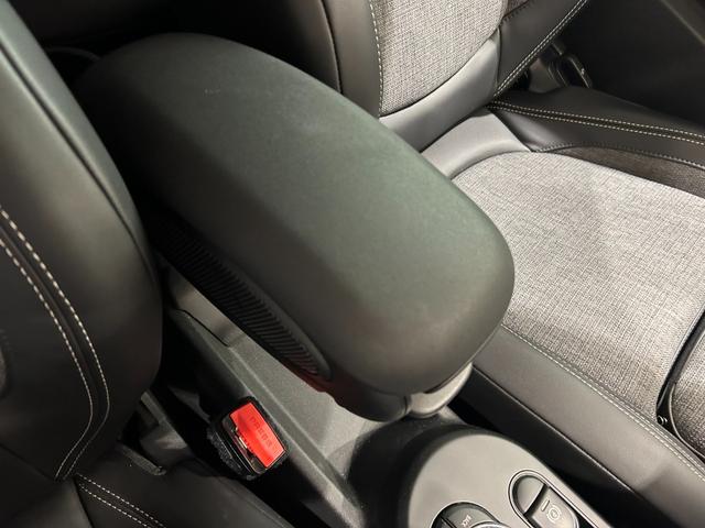 ＭＩＮＩ クーパーＤ　クラシック・トリム　【正規認定中古車】【全国正規ディーラー保証付／２年・走行距離無制限】ＡｐｐｌｅＣａｒＰｌａｙ　バックカメラ　ハーフレザーシート　センターアームレスト　アクティブクルーズコントロールアンビエントライト（29枚目）