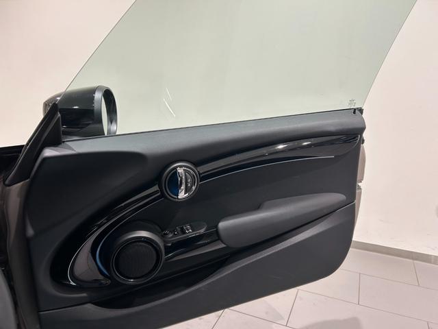 ＭＩＮＩ クーパーＤ　クラシック・トリム　【正規認定中古車】【全国正規ディーラー保証付／２年・走行距離無制限】ＡｐｐｌｅＣａｒＰｌａｙ　バックカメラ　ハーフレザーシート　センターアームレスト　アクティブクルーズコントロールアンビエントライト（33枚目）