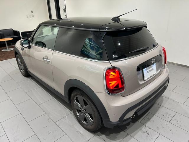 ＭＩＮＩ クーパーＤ　クラシック・トリム　【正規認定中古車】【全国正規ディーラー保証付／２年・走行距離無制限】ＡｐｐｌｅＣａｒＰｌａｙ　バックカメラ　ハーフレザーシート　センターアームレスト　アクティブクルーズコントロールアンビエントライト（42枚目）