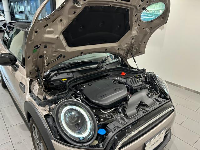 ＭＩＮＩ クーパーＤ　クラシック・トリム　【正規認定中古車】【全国正規ディーラー保証付／２年・走行距離無制限】ＡｐｐｌｅＣａｒＰｌａｙ　バックカメラ　ハーフレザーシート　センターアームレスト　アクティブクルーズコントロールアンビエントライト（49枚目）