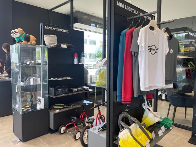 ＭＩＮＩ クーパーＤ　クラシック・トリム　【正規認定中古車】【全国正規ディーラー保証付／２年・走行距離無制限】ＡｐｐｌｅＣａｒＰｌａｙ　バックカメラ　ハーフレザーシート　センターアームレスト　アクティブクルーズコントロールアンビエントライト（55枚目）