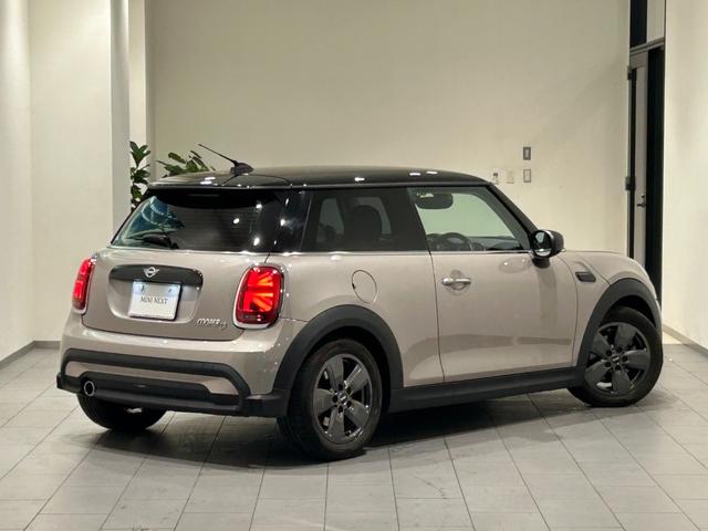 ＭＩＮＩ クーパーＤ　クラシック・トリム　【正規認定中古車】【全国正規ディーラー保証付／２年・走行距離無制限】ＡｐｐｌｅＣａｒＰｌａｙ　バックカメラ　ハーフレザーシート　センターアームレスト　アクティブクルーズコントロールアンビエントライト（74枚目）