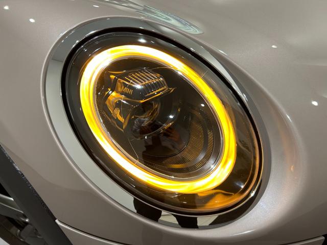 ＭＩＮＩ クーパーＤ　クラシック・トリム　【正規認定中古車】【全国正規ディーラー保証付／２年・走行距離無制限】ＡｐｐｌｅＣａｒＰｌａｙ　バックカメラ　ハーフレザーシート　センターアームレスト　アクティブクルーズコントロールアンビエントライト（77枚目）