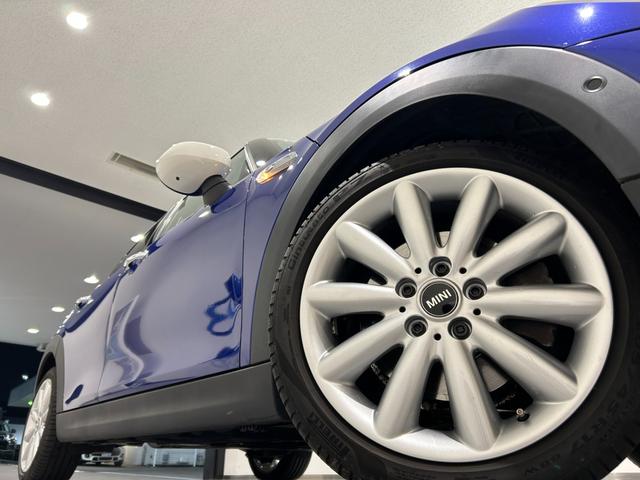 ＭＩＮＩ クーパーＳ　【正規認定中古車】【全国正規ディーラー保証付／２年・走行距離無制限】アクティブクルーズコントロール　社外フルセグＴＶ　ミラーＥＴＣ　アンビエントライト　禁煙車　前後ドライブレコーダー　１オーナー車（3枚目）