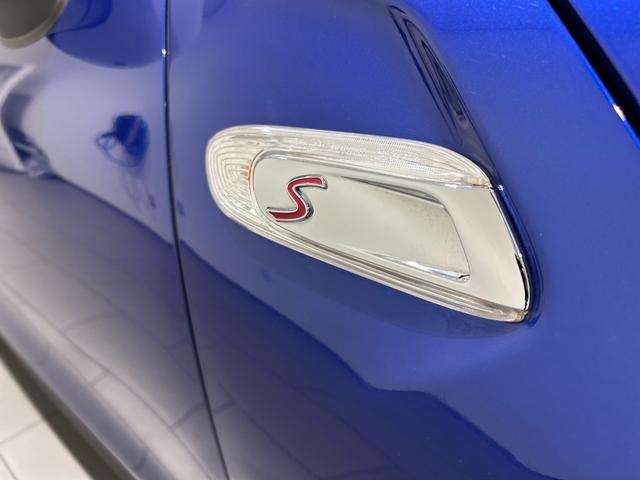 ＭＩＮＩ クーパーＳ　【正規認定中古車】【全国正規ディーラー保証付／２年・走行距離無制限】アクティブクルーズコントロール　社外フルセグＴＶ　ミラーＥＴＣ　アンビエントライト　禁煙車　前後ドライブレコーダー　１オーナー車（8枚目）