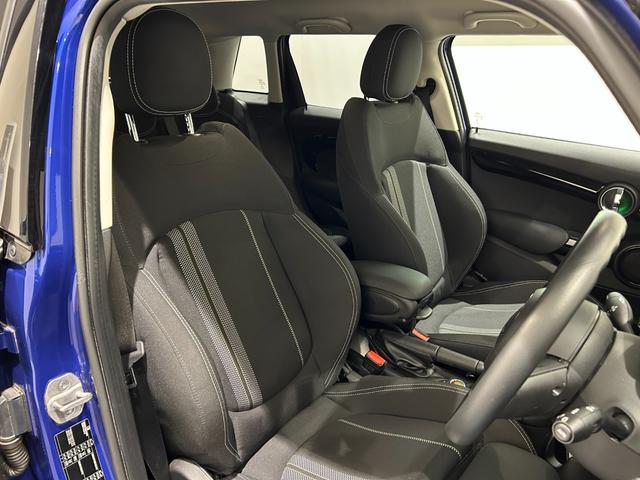 ＭＩＮＩ クーパーＳ　【正規認定中古車】【全国正規ディーラー保証付／２年・走行距離無制限】アクティブクルーズコントロール　社外フルセグＴＶ　ミラーＥＴＣ　アンビエントライト　禁煙車　前後ドライブレコーダー　１オーナー車（14枚目）