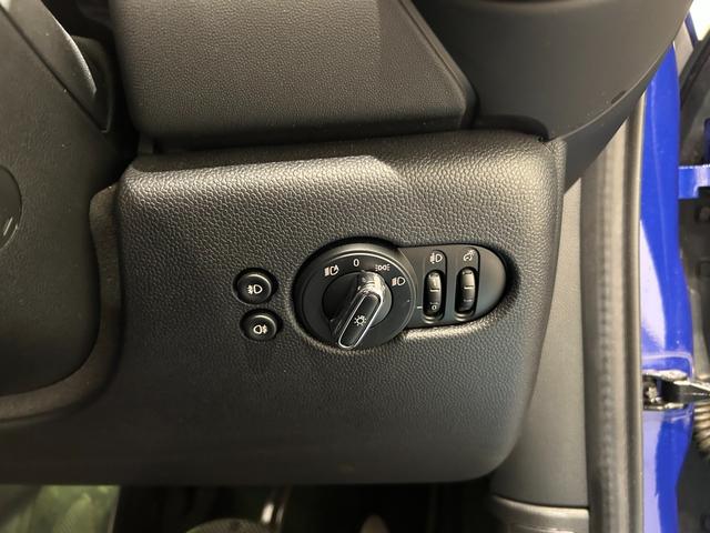 ＭＩＮＩ クーパーＳ　【正規認定中古車】【全国正規ディーラー保証付／２年・走行距離無制限】アクティブクルーズコントロール　社外フルセグＴＶ　ミラーＥＴＣ　アンビエントライト　禁煙車　前後ドライブレコーダー　１オーナー車（33枚目）