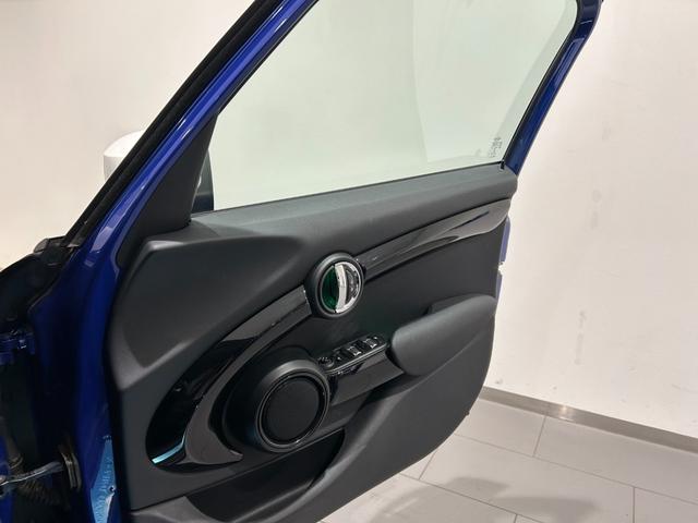 ＭＩＮＩ クーパーＳ　【正規認定中古車】【全国正規ディーラー保証付／２年・走行距離無制限】アクティブクルーズコントロール　社外フルセグＴＶ　ミラーＥＴＣ　アンビエントライト　禁煙車　前後ドライブレコーダー　１オーナー車（34枚目）