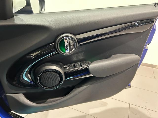 ＭＩＮＩ クーパーＳ　【正規認定中古車】【全国正規ディーラー保証付／２年・走行距離無制限】アクティブクルーズコントロール　社外フルセグＴＶ　ミラーＥＴＣ　アンビエントライト　禁煙車　前後ドライブレコーダー　１オーナー車（35枚目）