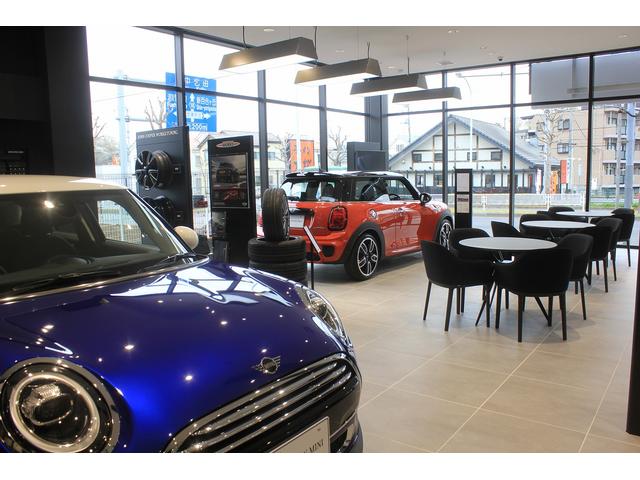 ＭＩＮＩ クーパーＳ　【正規認定中古車】【全国正規ディーラー保証付／２年・走行距離無制限】アクティブクルーズコントロール　社外フルセグＴＶ　ミラーＥＴＣ　アンビエントライト　禁煙車　前後ドライブレコーダー　１オーナー車（51枚目）