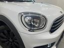 ＭＩＮＩ クーパーＤ　クロスオーバー　オール４　弊社下取り　禁煙車　１オーナー　電動トランク　前車追従クルーズコントロール　前後センサー　パーキングアシスト　衝突軽減ブレーキ　シートヒーター　アイドリングストップ　１８インチアルミホイール（8枚目）