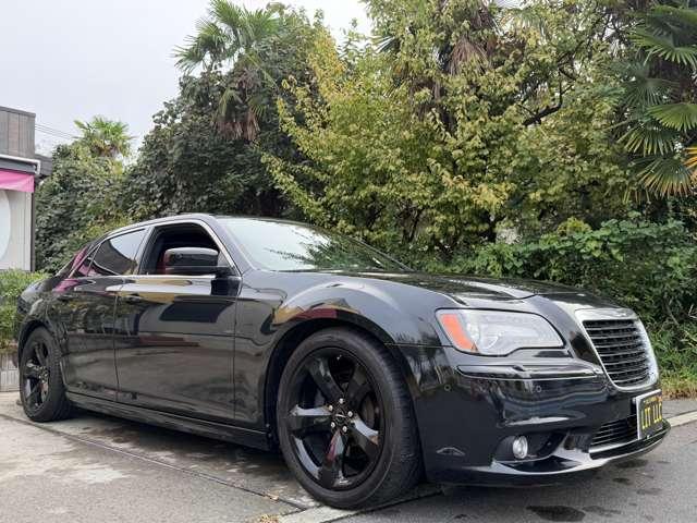 クライスラー・300 300S ダブルサンルーフ/アルパイン/ナビ/Pシート/クルコン/赤革/パドルシフト/ZF8速AT/アイバッハプロキット新品取付(2枚目)