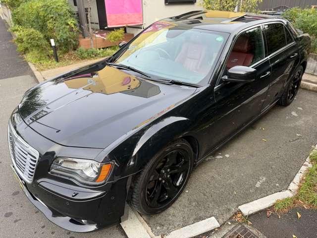 クライスラー・300 300S ダブルサンルーフ/アルパイン/ナビ/Pシート/クルコン/赤革/パドルシフト/ZF8速AT/アイバッハプロキット新品取付(7枚目)