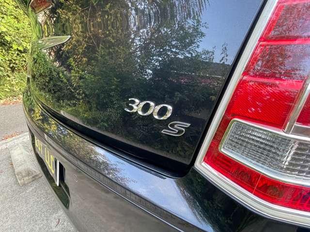 クライスラー・300 300S ダブルサンルーフ/アルパイン/ナビ/Pシート/クルコン/赤革/パドルシフト/ZF8速AT/アイバッハプロキット新品取付(17枚目)
