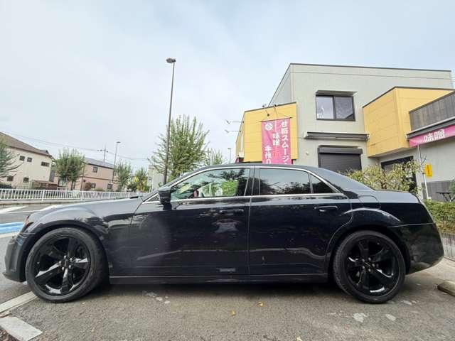 クライスラー・300 300S ダブルサンルーフ/アルパイン/ナビ/Pシート/クルコン/赤革/パドルシフト/ZF8速AT/アイバッハプロキット新品取付(19枚目)