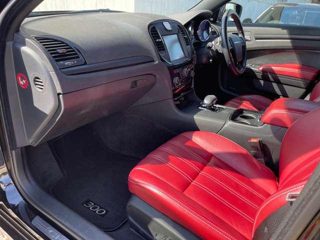 クライスラー・300 300S ダブルサンルーフ/アルパイン/ナビ/Pシート/クルコン/赤革/パドルシフト/ZF8速AT/アイバッハプロキット新品取付(51枚目)
