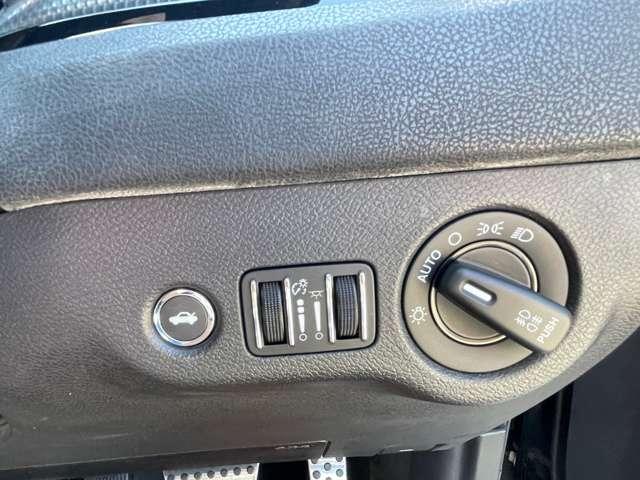 クライスラー・300 300S ダブルサンルーフ/アルパイン/ナビ/Pシート/クルコン/赤革/パドルシフト/ZF8速AT/アイバッハプロキット新品取付(59枚目)